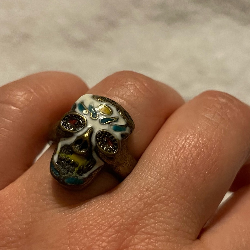 Skull size 5 ring